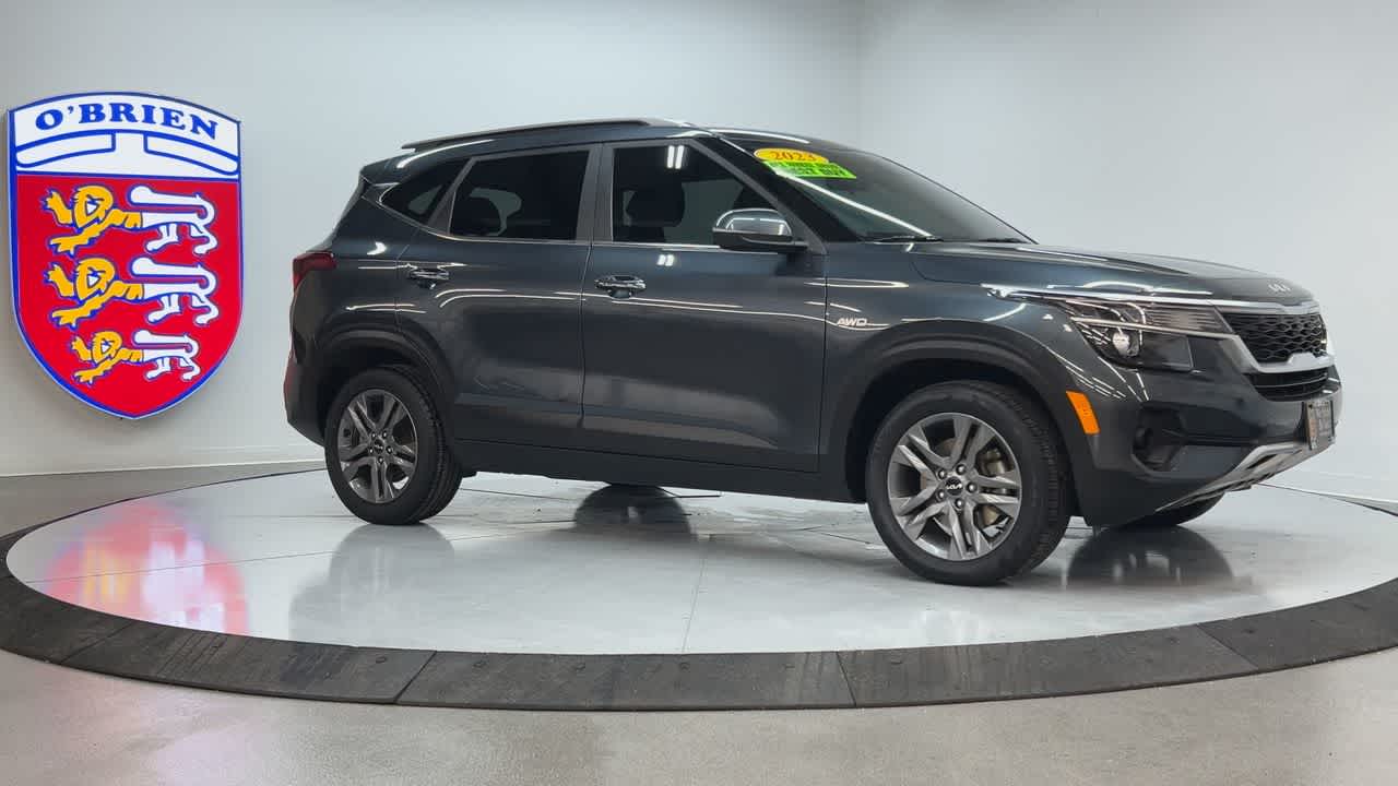 2023 Kia Seltos S photo 2