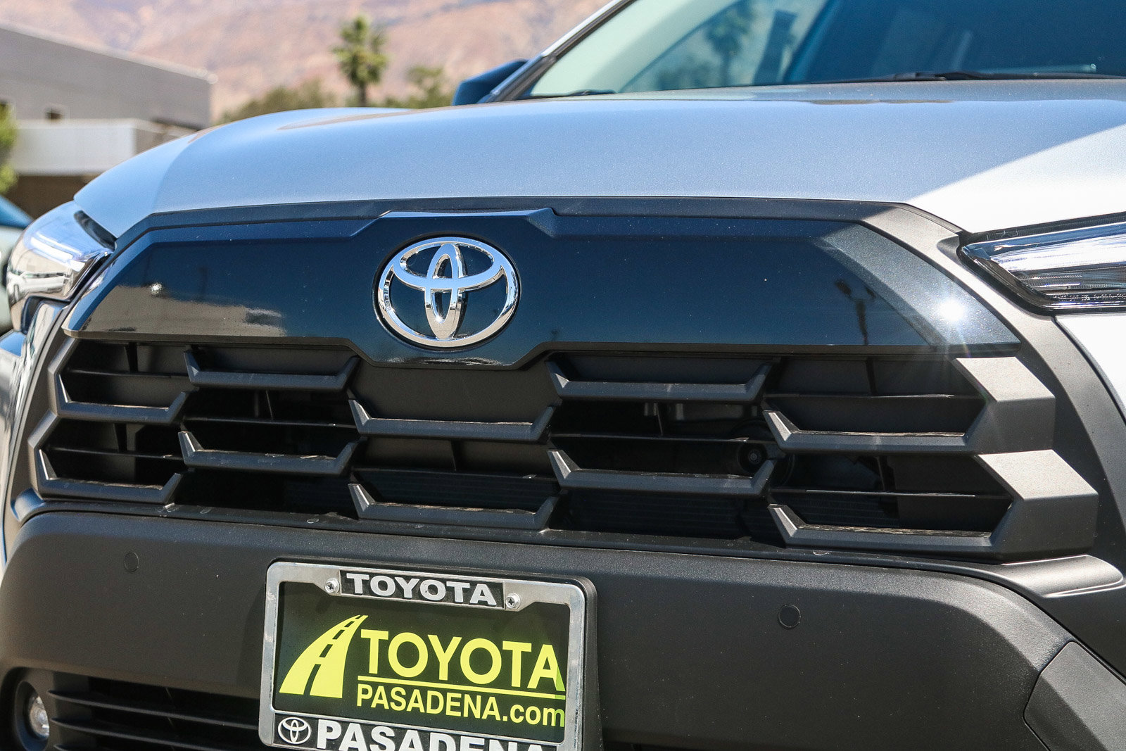 2026 Toyota Corolla Cross XLE photo 4