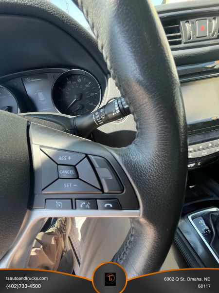 2017 Nissan Rogue SL Hybrid photo 16