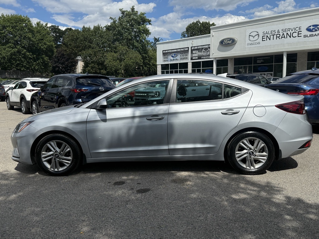 2020 Hyundai Elantra SEL photo 8
