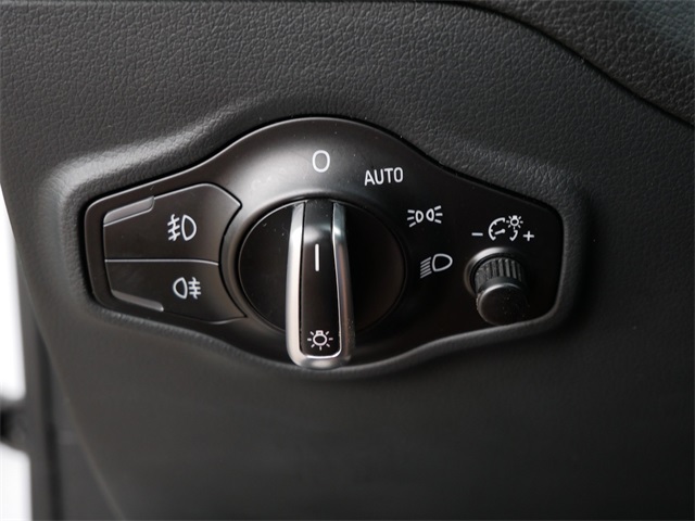 2015 Audi Q5 2.0T Premium Plus photo 25