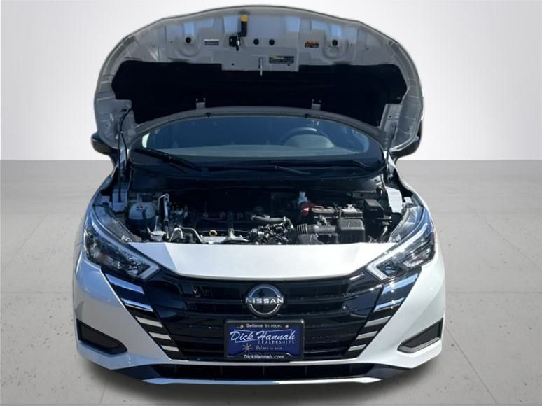 2025 Nissan Versa 1.6 S photo 4