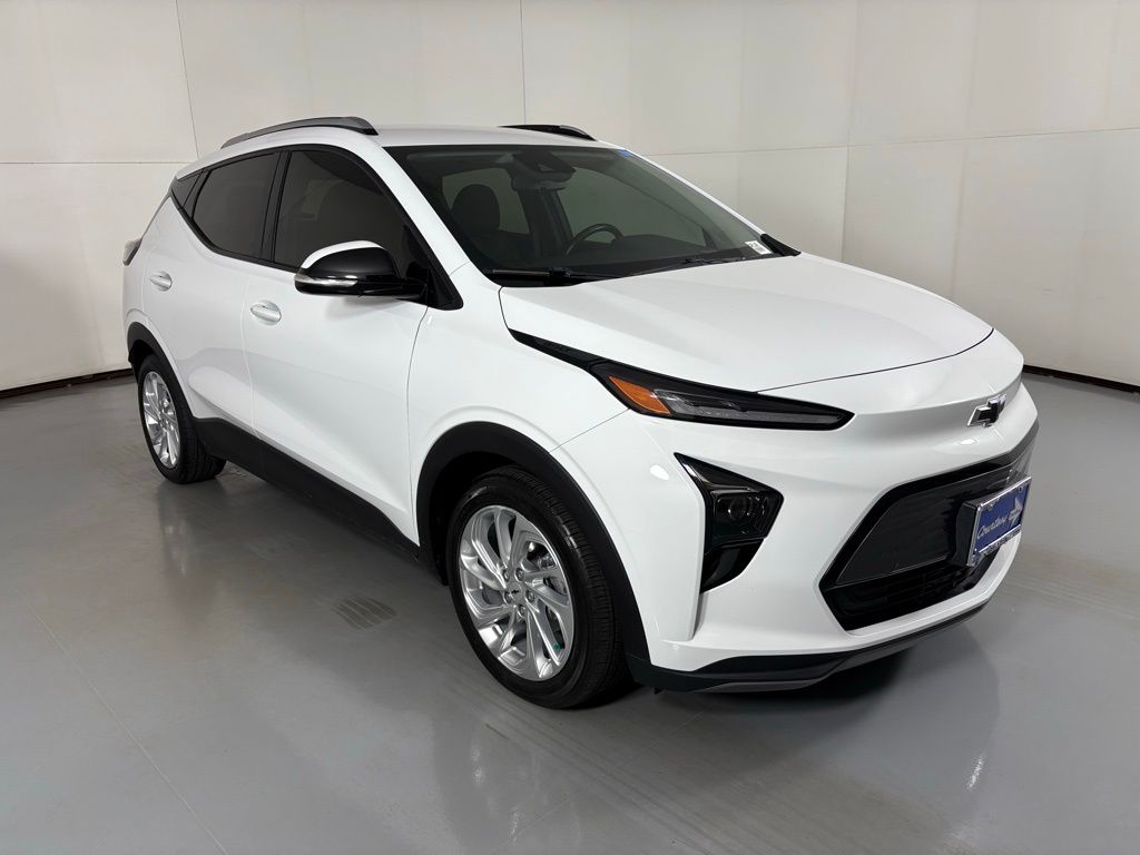2022 Chevrolet Bolt EUV photo 2
