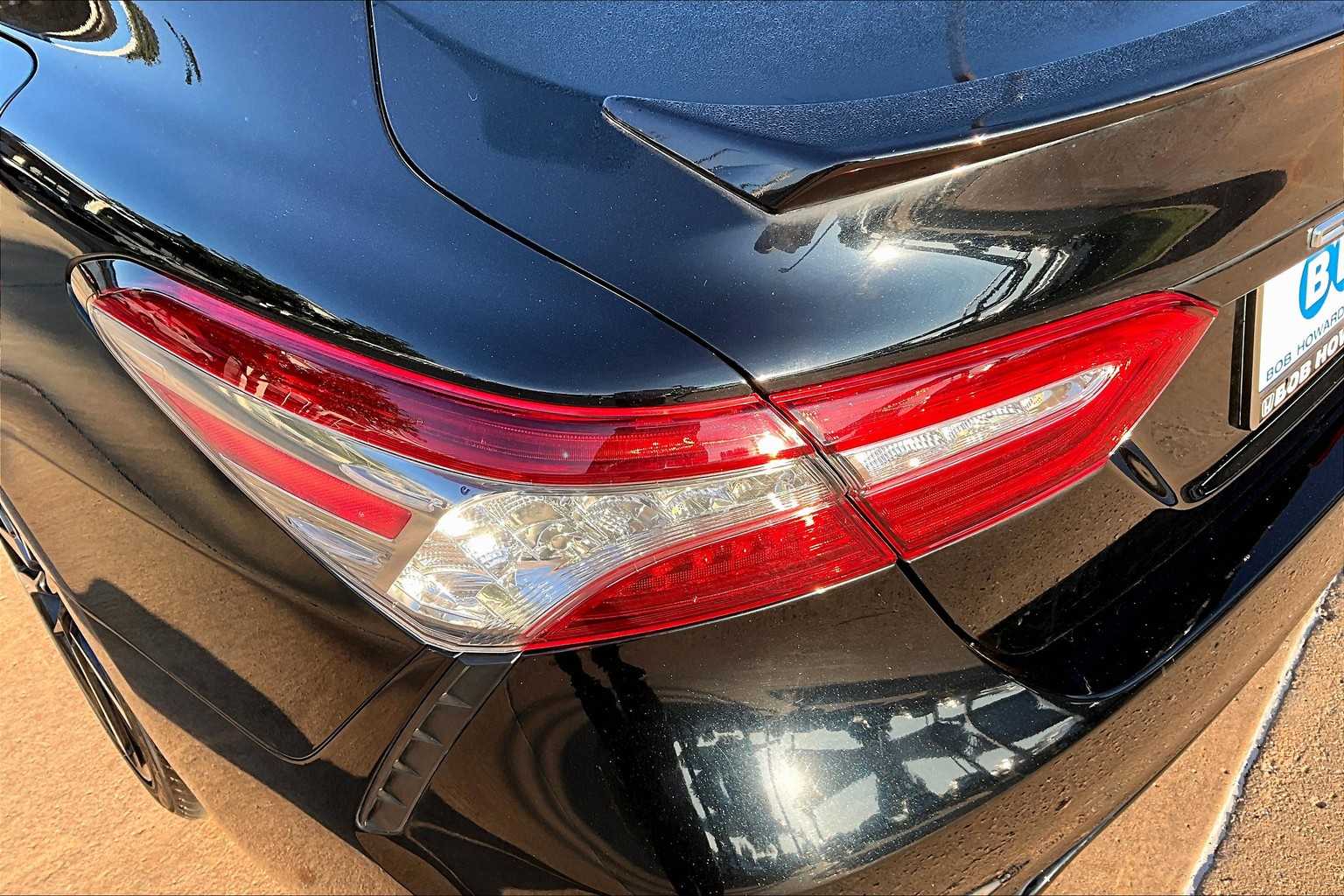 2019 Toyota Camry XLE V6 photo 25