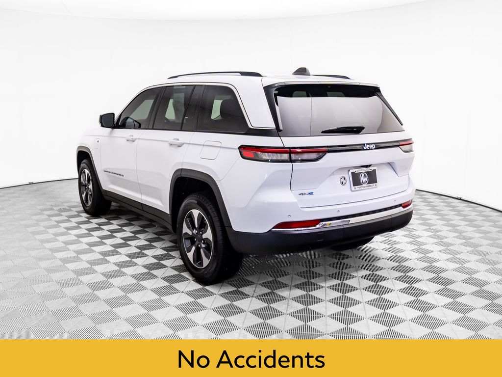 2023 Jeep Cherokee 4xe photo 3