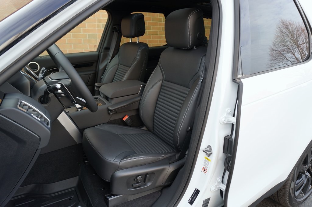 2025 LAND ROVER DISCOVERY - Image 13