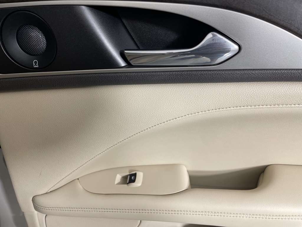 2020 Lincoln MKZ Hybrid Reserve photo 14