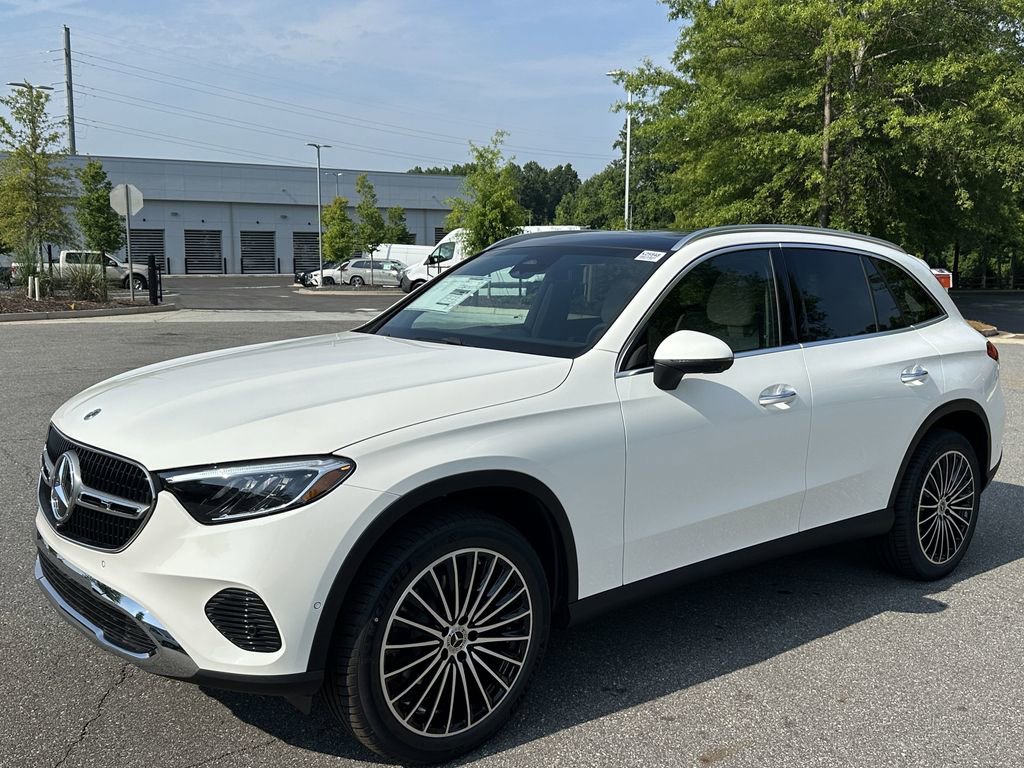 2025 Mercedes Benz GLC 300 4MATIC photo 4