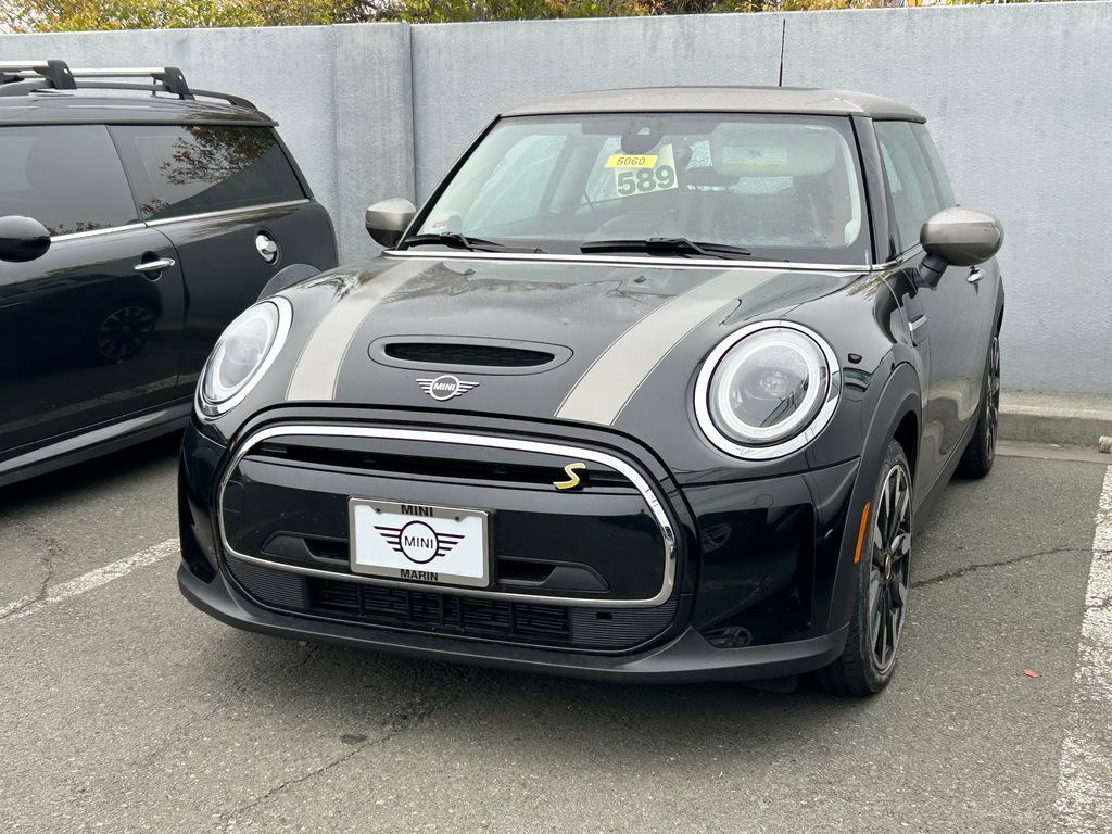Used 2024 MINI Hardtop 2 Door SE with VIN WMW13DJ04R2V49328 for sale in Corte Madera, CA