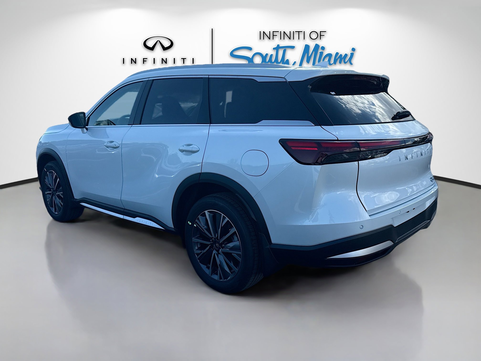 2026 Infiniti QX60 Luxe photo 4