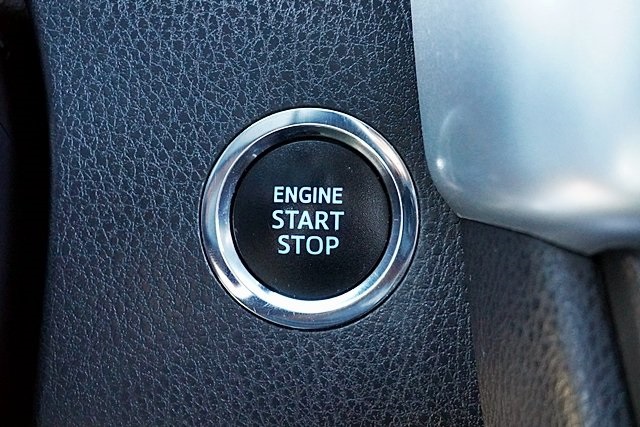 Used 2019  Toyota SE image 32