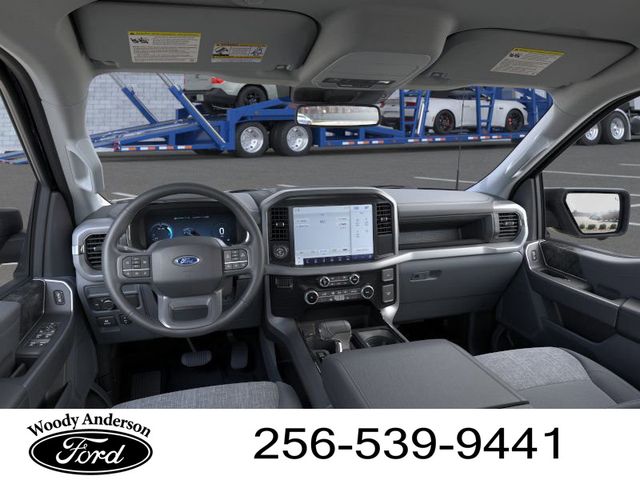 2025 Ford F-150 Lightning XLT photo 8