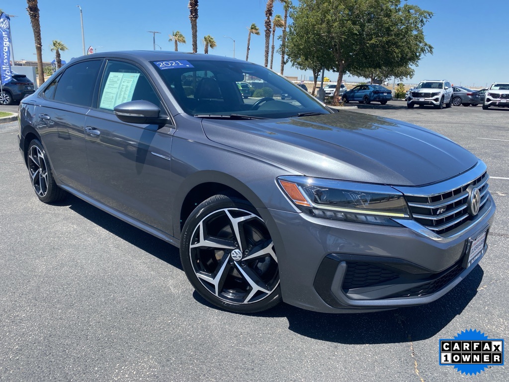 2021 Volkswagen Passat R-Line's photo