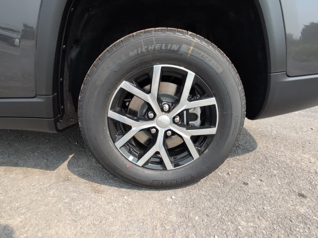 2025 Jeep Grand Cherokee Limited photo 9