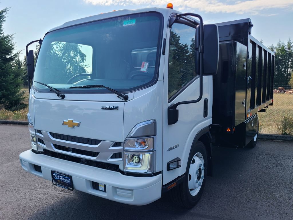 2024 Chevrolet Silverado 4500HD photo 2