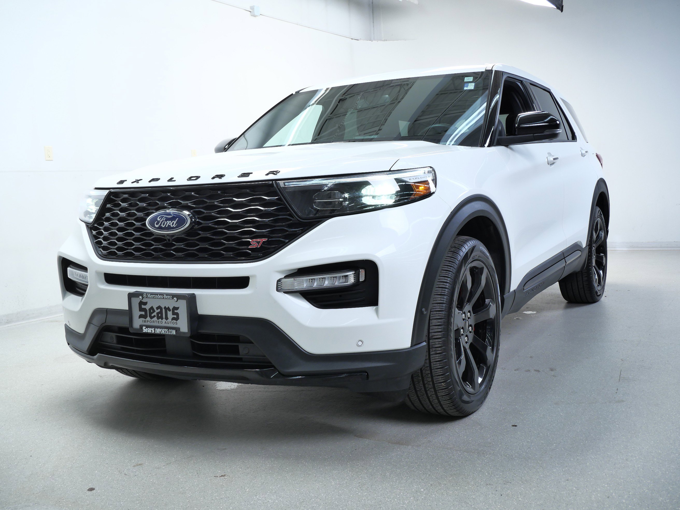 2022 Ford Explorer ST photo 10