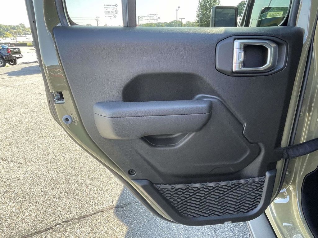 2025 Jeep Wrangler Willys 4xe photo 18