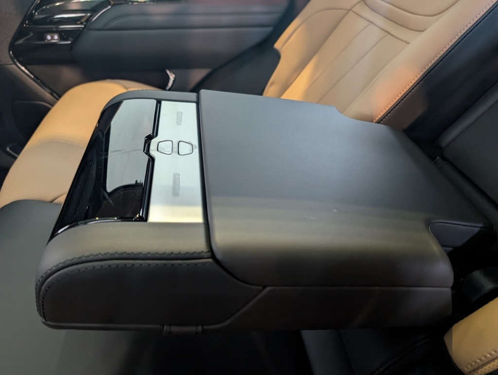 2025 Land Rover Range Rover Sport SE photo 22