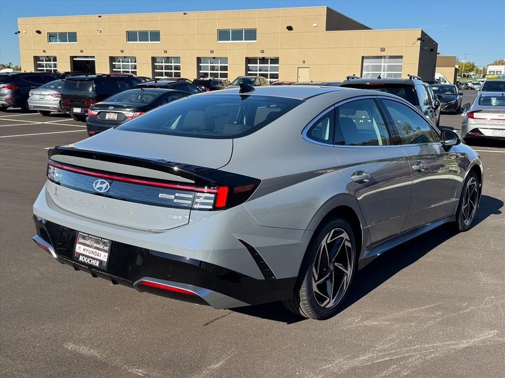 2026 Hyundai Sonata SEL Sport photo 3