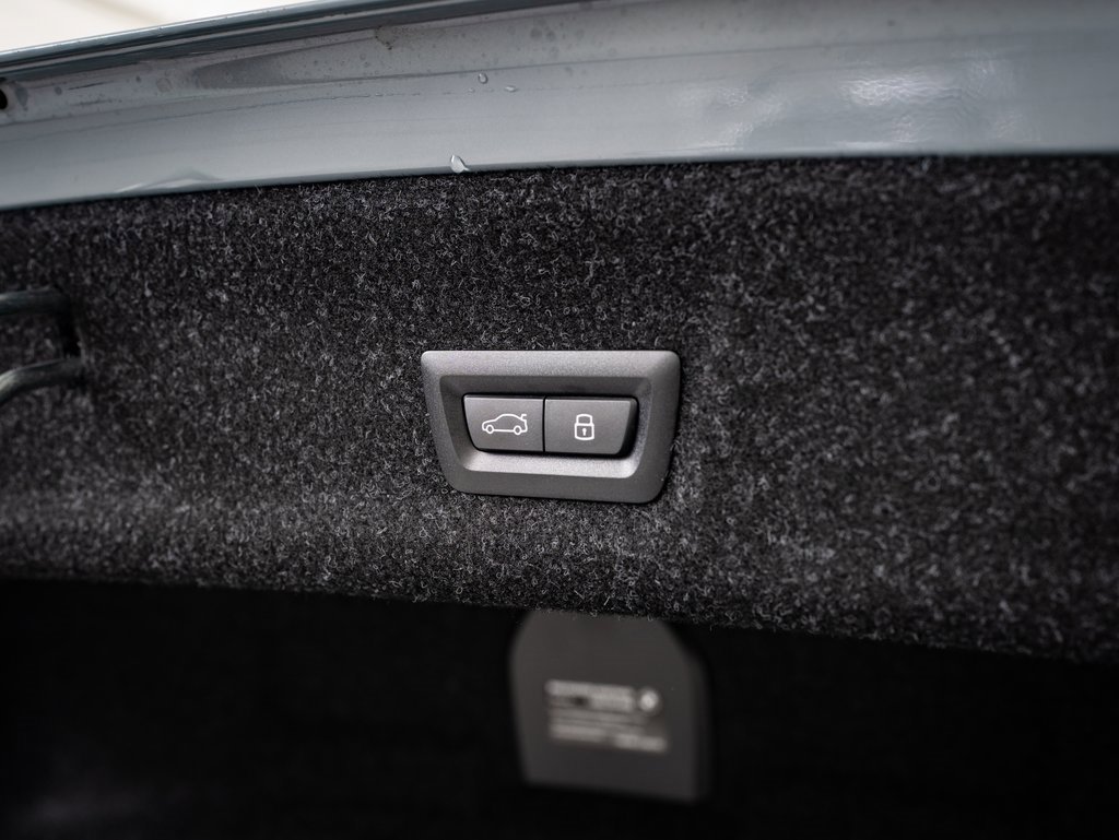 2025 Bmw 330i photo 19