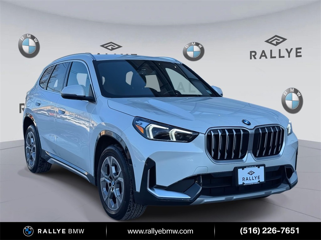 2025 BMW X1 28i's photo