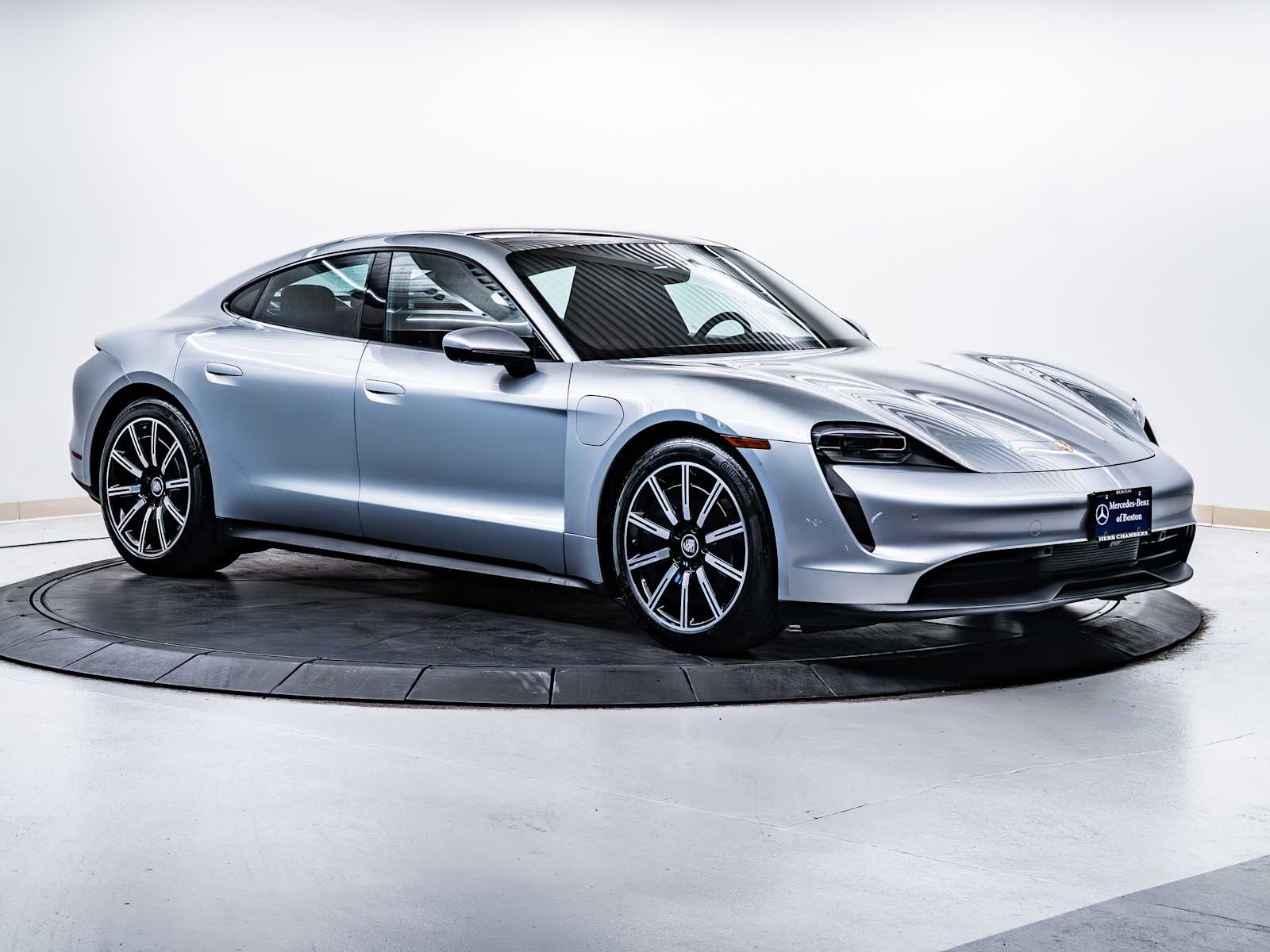 2021 Porsche Taycan Base's photo