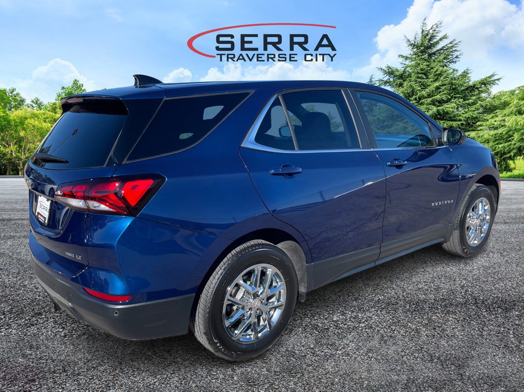 2023 Chevrolet Equinox LT photo 2
