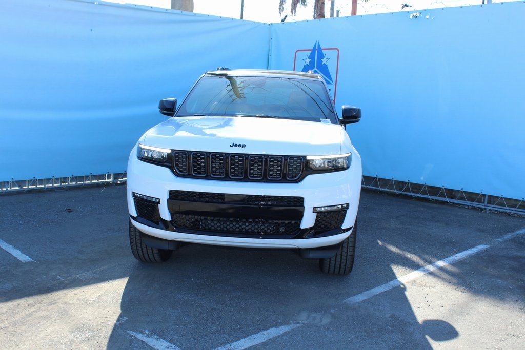 2025 Jeep Grand Cherokee L Summit photo 3