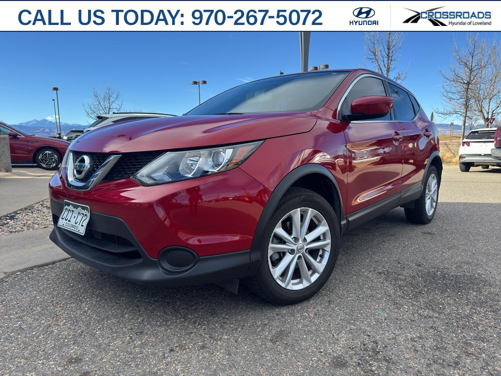 2017 Nissan Rogue Sport S's photo
