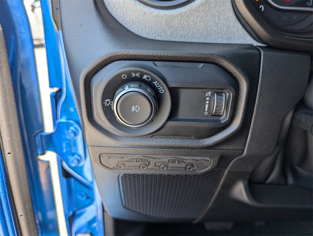 2025 Jeep Wrangler Sport S photo 18