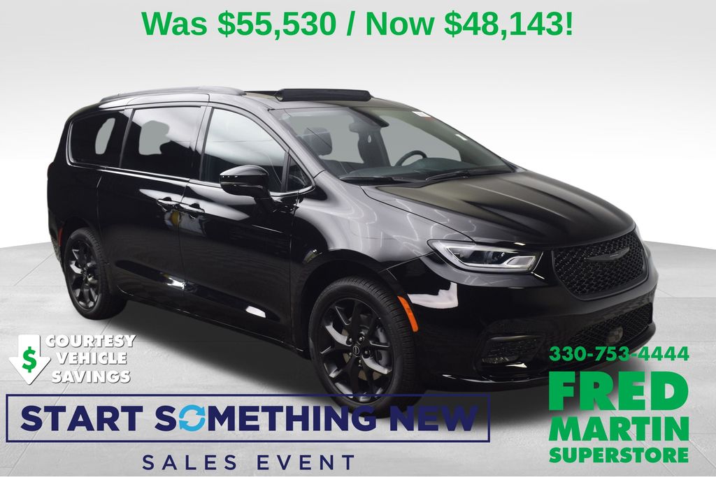 2026 Chrysler Pacifica Limited's photo