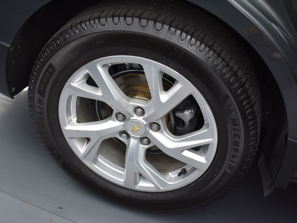 2018 Chevrolet Equinox LT photo 23