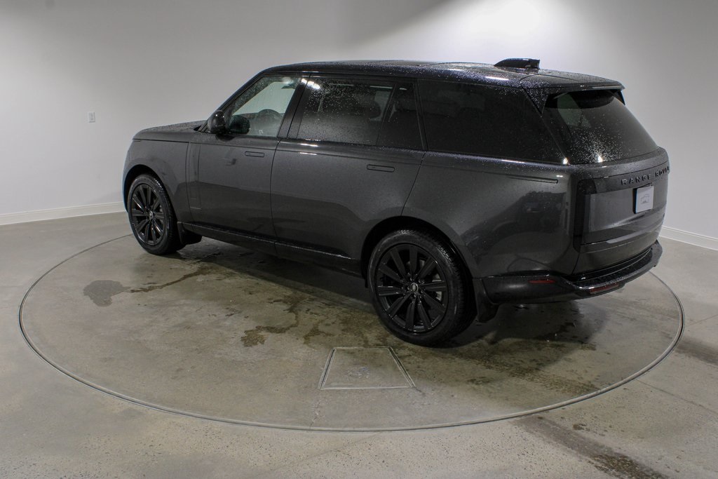 2025 Land Rover Range Rover SE photo 3