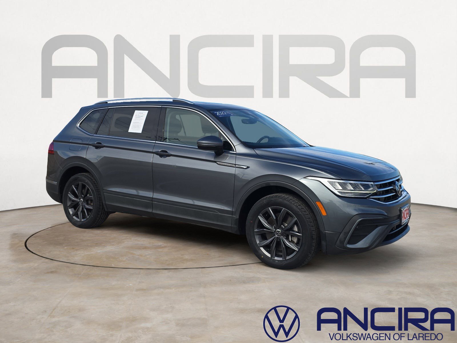 2022 Volkswagen Tiguan SE's photo