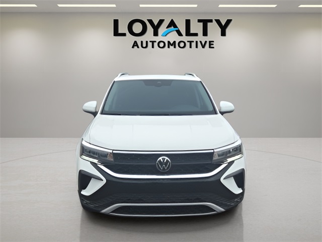 2024 Volkswagen Taos SE photo 8