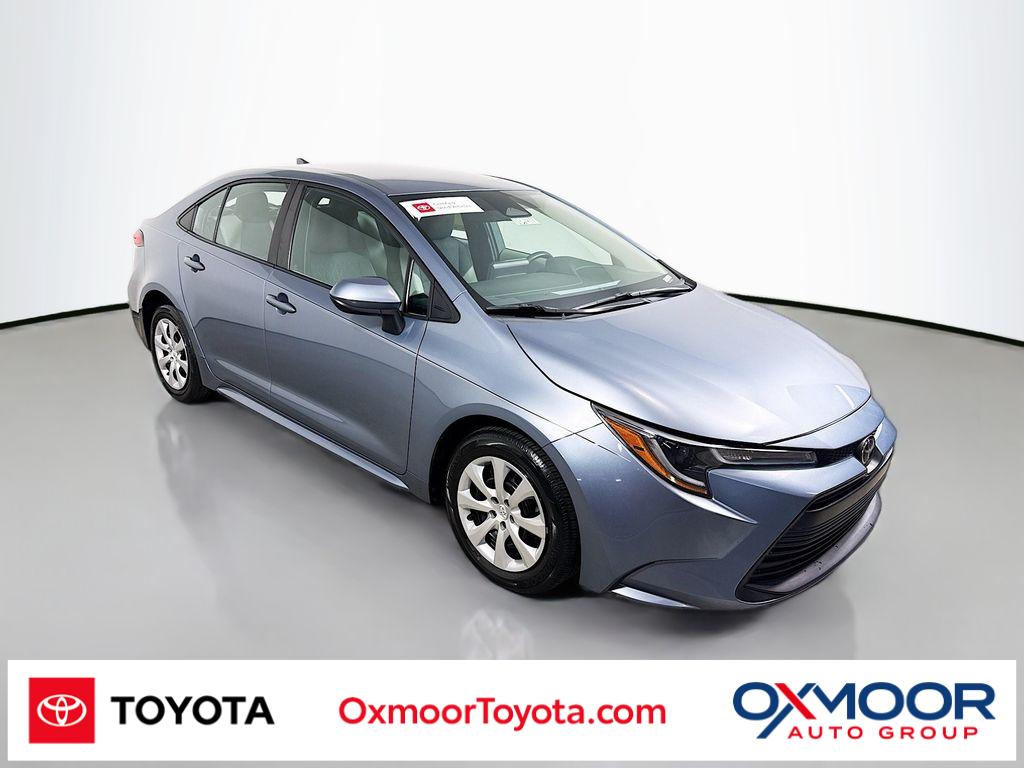 2023 Toyota Corolla LE's photo