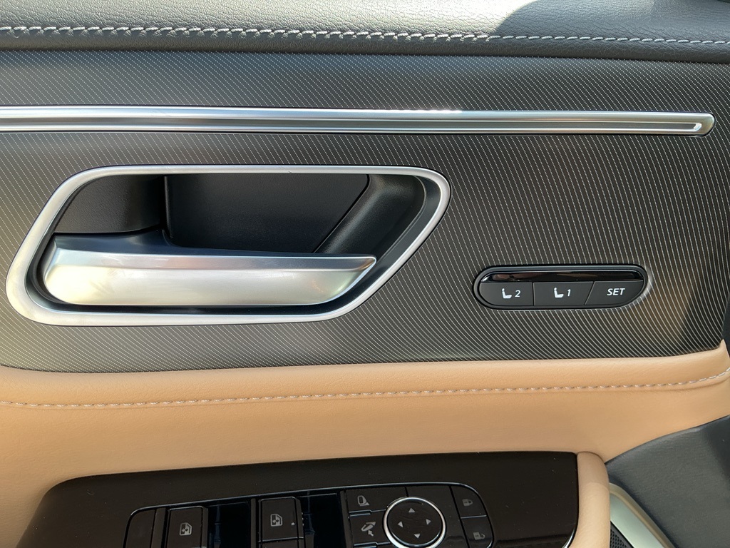 2026 Infiniti QX80 Luxe photo 16
