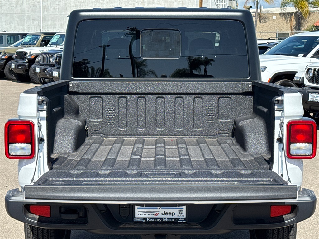 2025 Jeep Gladiator Sport photo 13