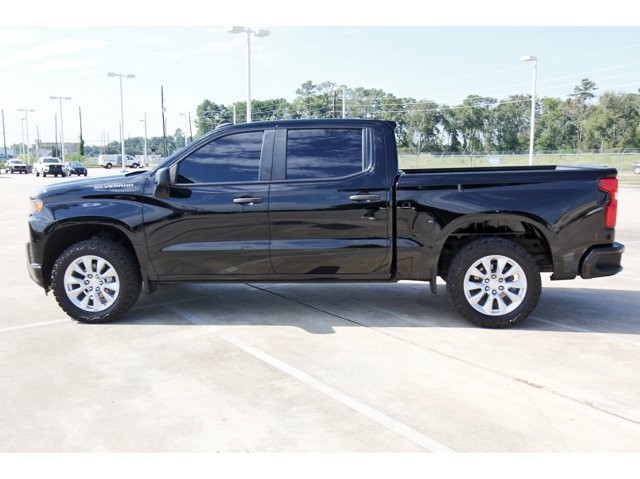 2021 Chevrolet Silverado Custom photo 2