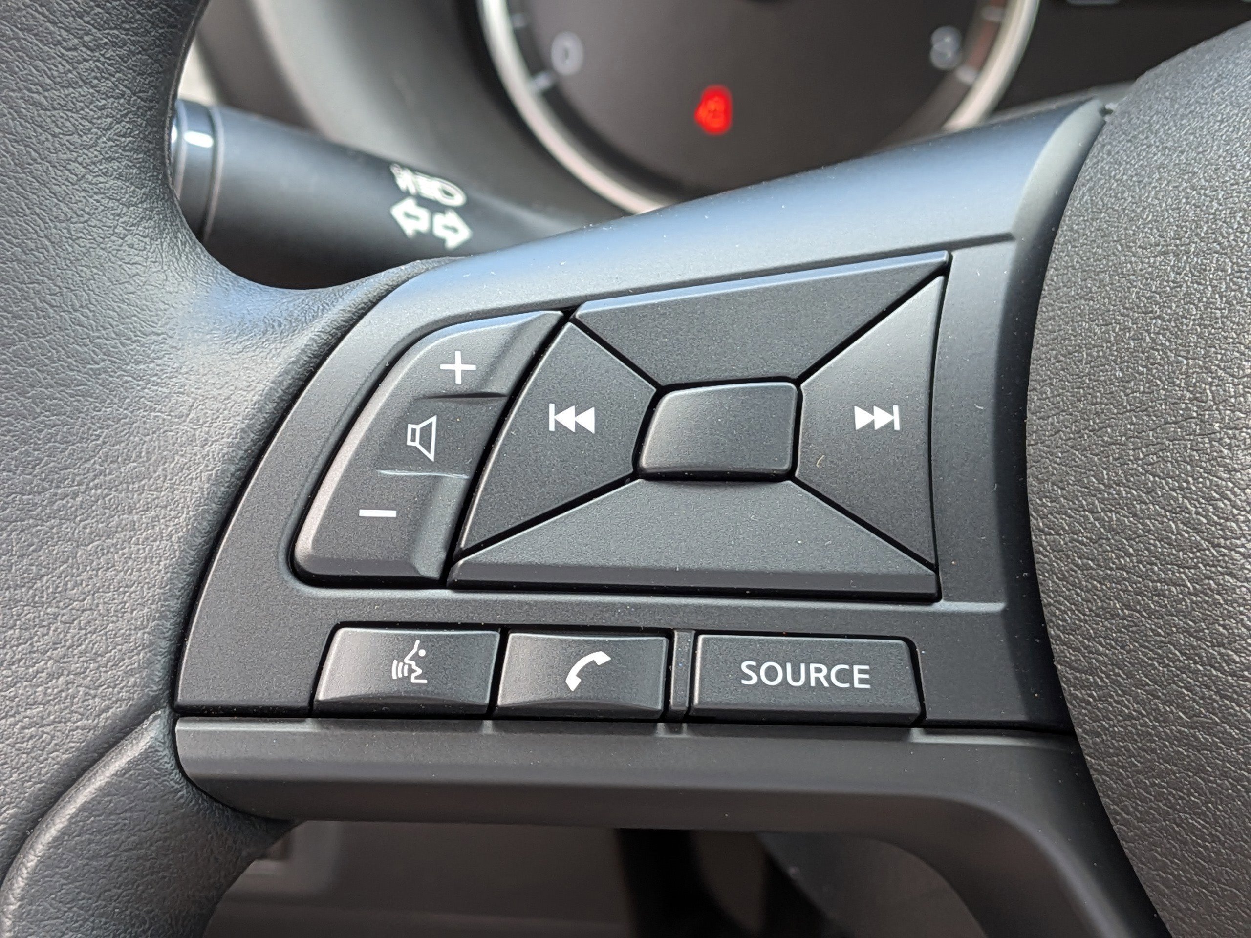 2025 Nissan Kicks Play S photo 17