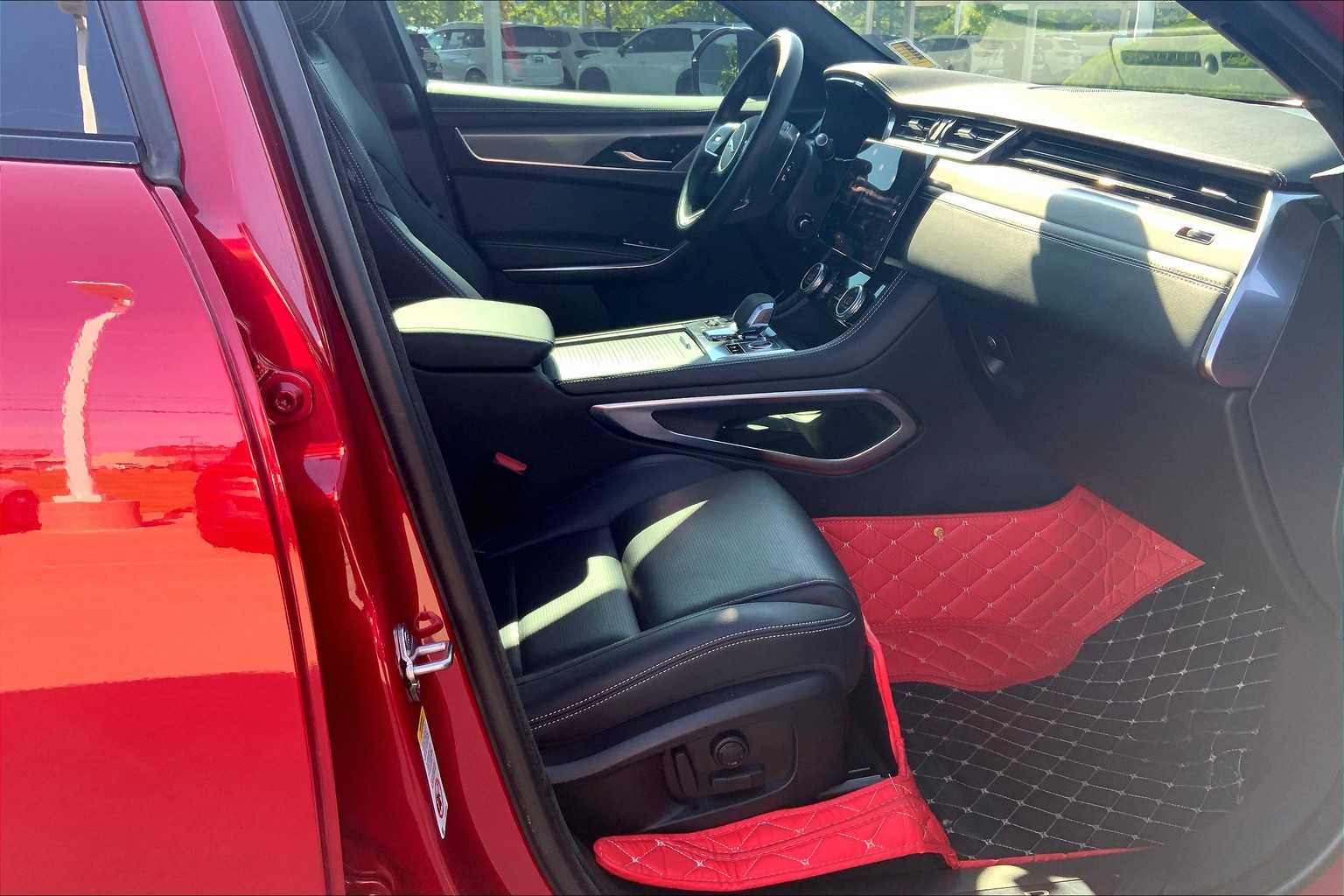 2024 Jaguar F-PACE P250 R-Dynamic S photo 8