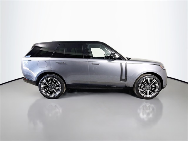 2025 Land Rover Range Rover SE photo 4