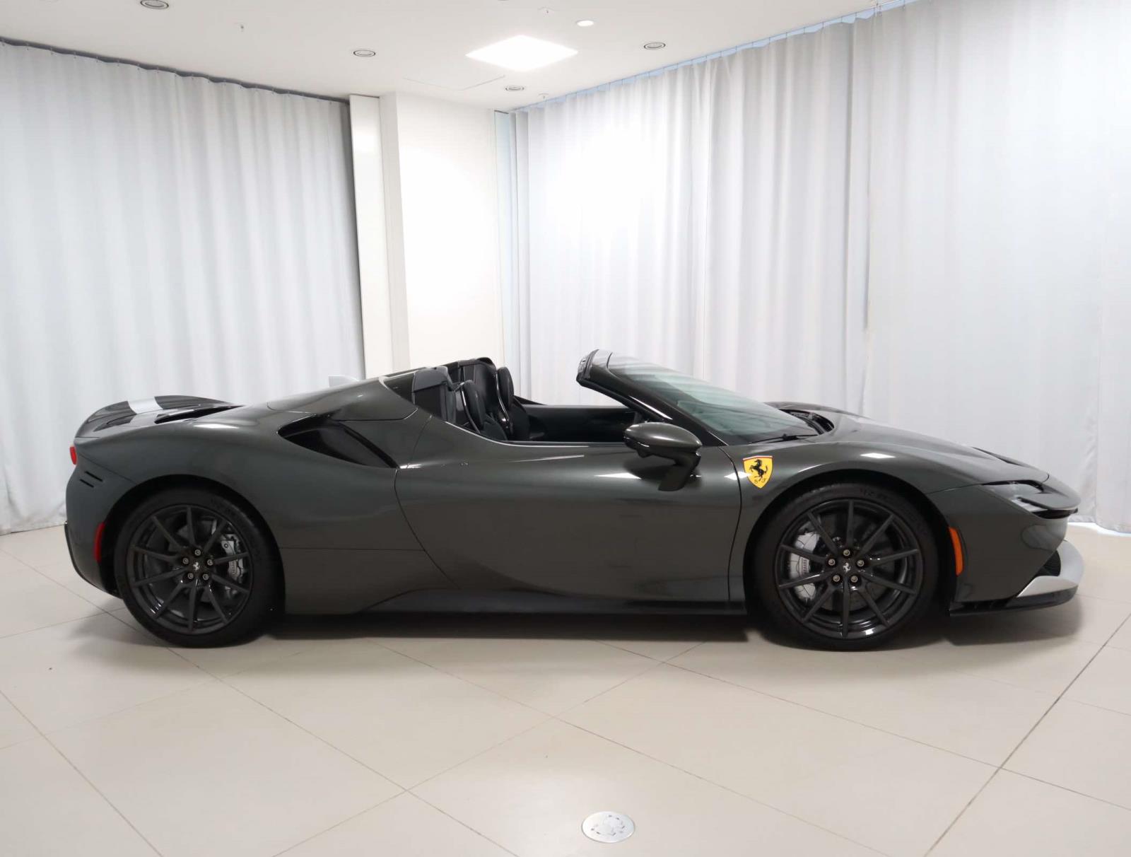 2022 Ferrari SF90 Spider photo 7