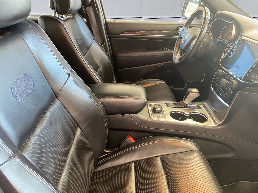 2020 Jeep Grand Cherokee Overland photo 12