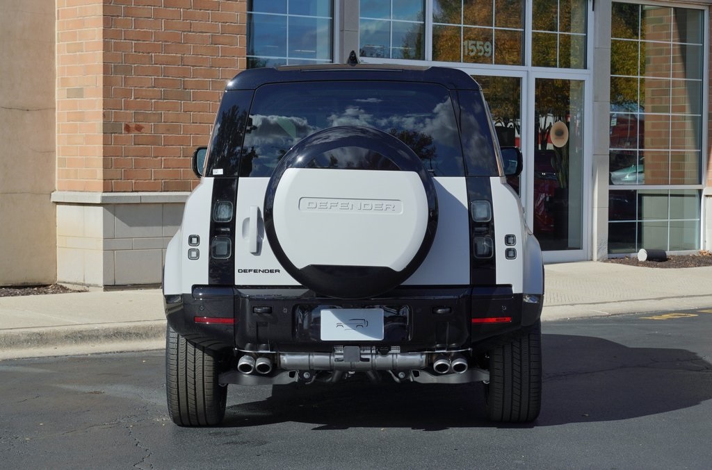 2026 LAND ROVER DEFENDER - Image 4