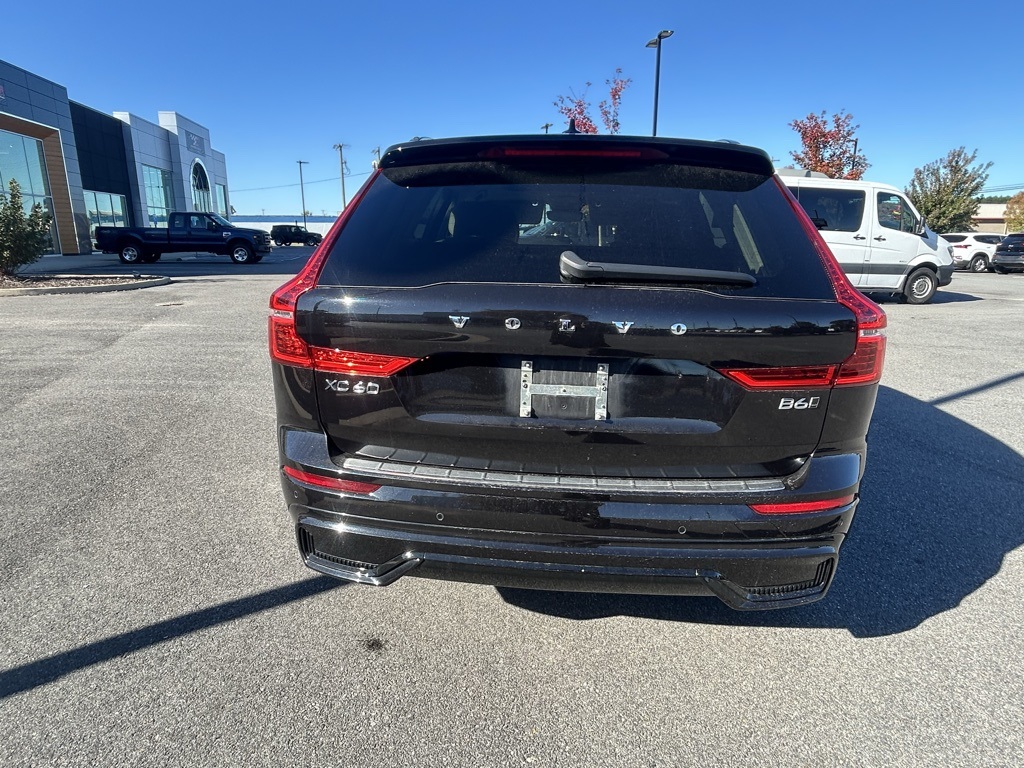 2023 Volvo XC60 Ultimate photo 4