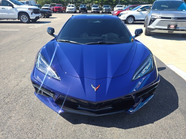 2025 Chevrolet Corvette Stingray 1LT photo 2