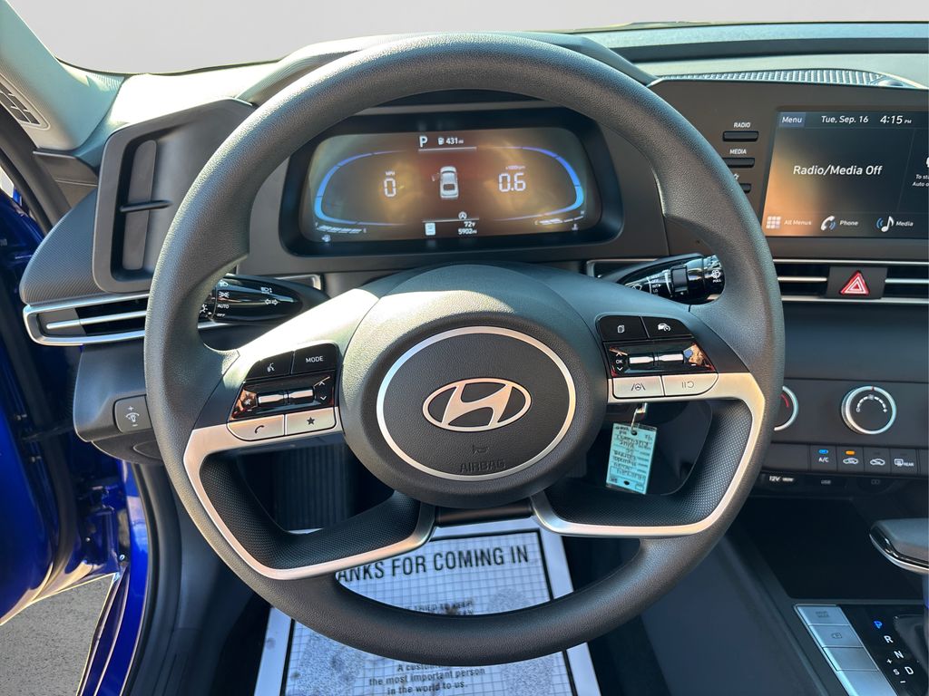 2024 Hyundai Elantra SE photo 21