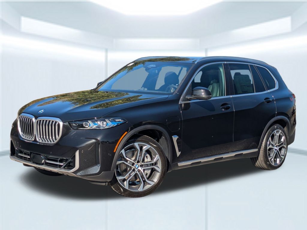 2026 BMW X5 50e's photo