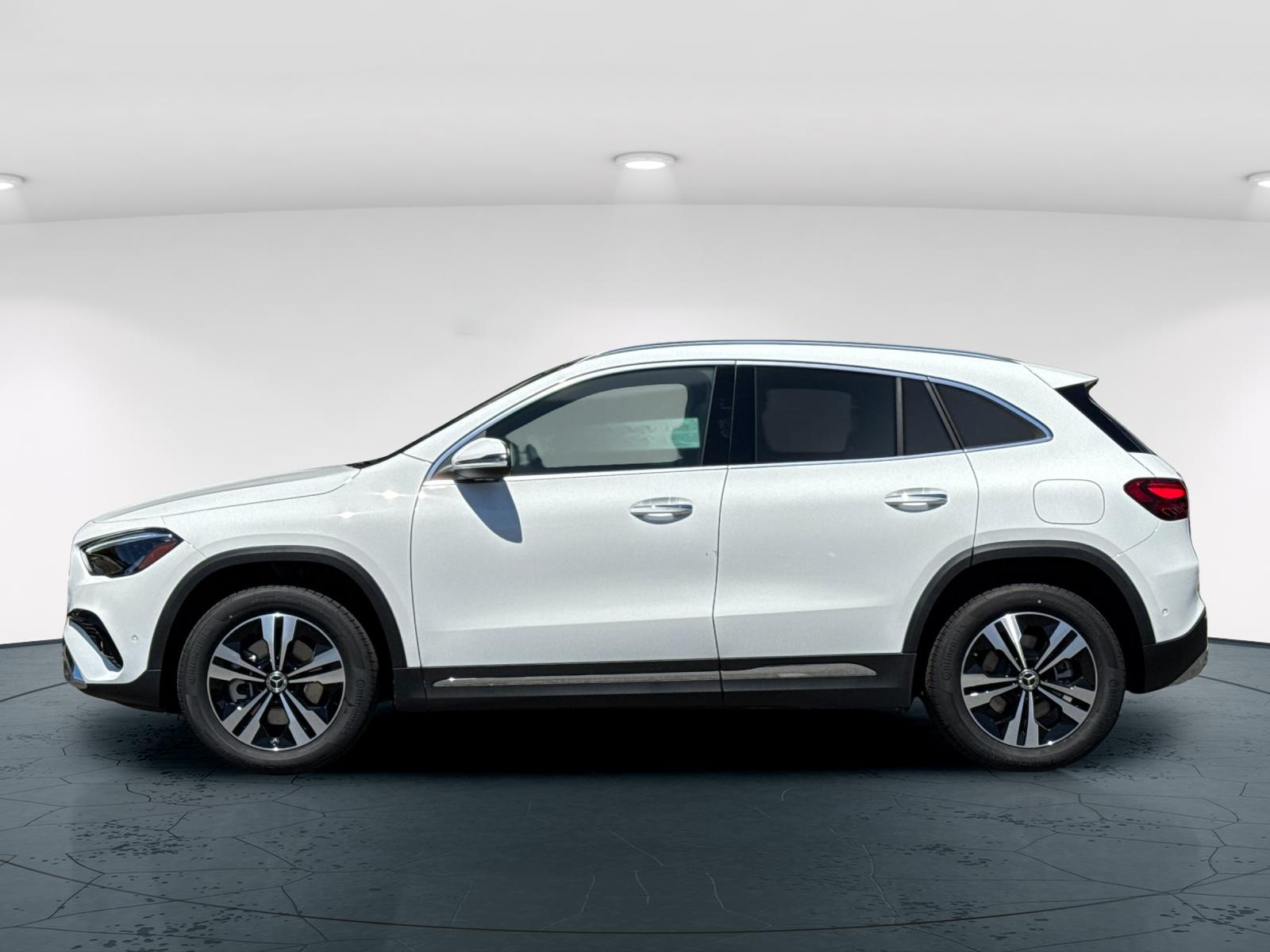 2026 Mercedes Benz GLA 250 4MATIC photo 2